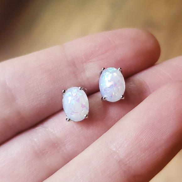 NWOT Stunning White Triplet Opal Oval Studs - Picture 10 of 14